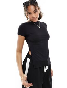 ONLY - T-shirt taglio lungo nera con maniche ad aletta e spacco laterale-Nero