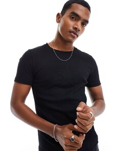 ASOS DESIGN - T-shirt attillata a coste nera con applicazione-Nero