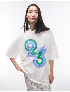 Topshop - T-shirt oversize color écru con grafica sportiva "23"-Bianco