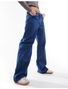 Monki - Naoki - Jeans ampi a vita bassa lavaggio blu classico