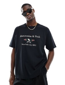 Abercrombie & Fitch - Heritage - T-shirt nera con stemma del logo-Nero