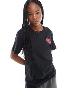 Converse - T-shirt nera con stampa di cuori sulla schiena-Nero
