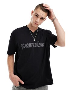 ASOS DESIGN - T-shirt oversize nera con scollo a V e stampa con scritta invecchiata-Nero