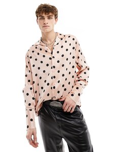 ASOS DESIGN - Camicia comoda in raso rosa polvere a pois con polsini ampi