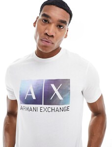 Armani Exchange - T-shirt bianco sporco con riquadro del logo sul petto