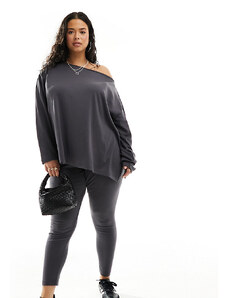 In The Style Plus - Completo grigio antracite con T-shirt a maniche lunghe e spalle scoperte e leggings