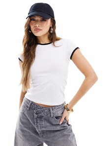 ASOS DESIGN - T-shirt mini avorio con bordi a contrasto-Bianco