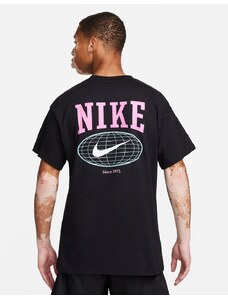Nike - T-shirt nera con grafica del logo sul retro-Nero