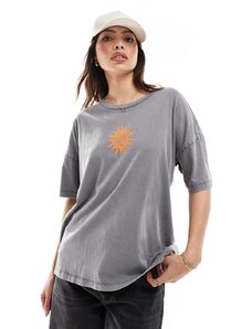 Noisy May - T-shirt oversize grigio slavato con stampa "Good Vibes"