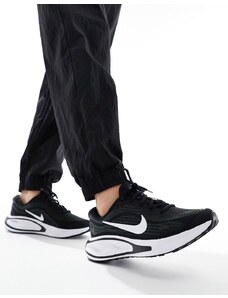 Nike Running - Journey Run - Sneakers bianche e nere-Nero
