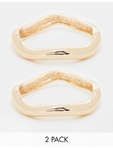 ASOS DESIGN - Confezione da 2 bracciali rigidi dorati con design ondulato-Oro
