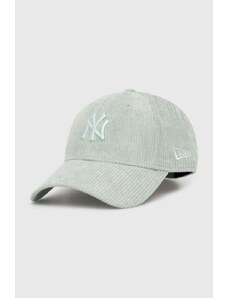 New Era cappello con visiera in velluto a coste 9Forty New York Yankees colore verde con applicazione 60434998