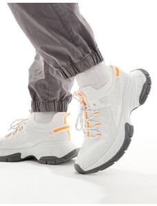 ASOS DESIGN - Sneakers in maglia bianche e arancioni con suola spessa-Bianco