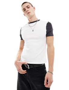 ASOS DESIGN - T-shirt attillata taglio corto bianca con maniche grigie a coste-Bianco