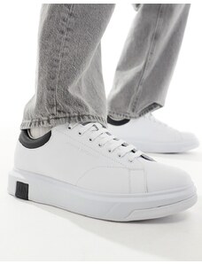 Armani Exchange - Sneakers in pelle bianche con logo e dettagli neri a contrasto-Bianco