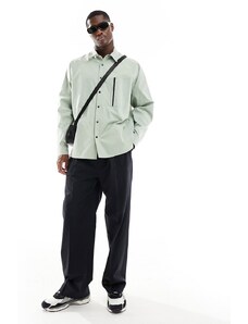 ASOS DESIGN - Camicia oversize squadrata in nylon verde multitasche