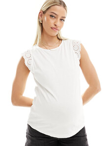 Vero Moda Maternity - T-shirt bianca con dettaglio in pizzo sangallo sulle maniche-Bianco