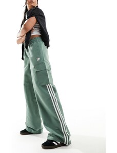 adidas Originals - Pantaloni cargo kaki con 3 strisce-Verde