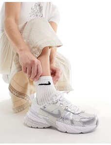 Nike - V2K Run - Sneakers unisex grigio platino e argento