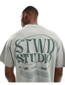 Pull&Bear - T-shirt verde con stampa "stwd" sul retro