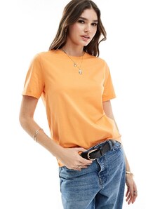 Pieces - T-shirt in cotone arancione con risvolto-Rosso