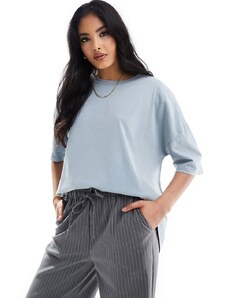 ASOS DESIGN - T-shirt oversize con taglio asimmetrico color blu slavato
