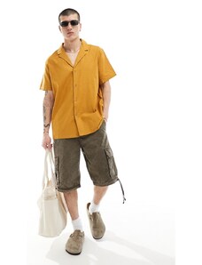 ASOS DESIGN - Camicia comoda in misto lino color senape con rever pronunciato-Giallo