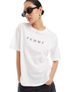 Selected Femme - T-Shirt oversize bianca con stampa sul petto con scritta "Femme"-Bianco