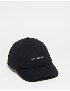 New Balance - Cappellino nero con logo lineare