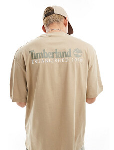 Timberland - T-shirt oversize beige con logo grande sulla schiena - In esclusiva per ASOS-Verde