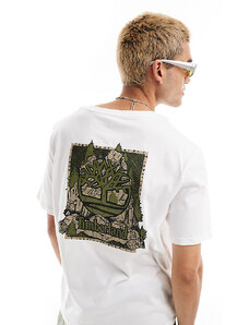 Timberland - T-shirt oversize bianca con logo mimetico sul retro - In esclusiva per ASOS-Bianco