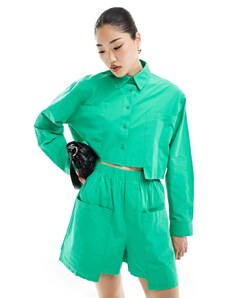 ASOS DESIGN - Camicia verde con tasca scesa