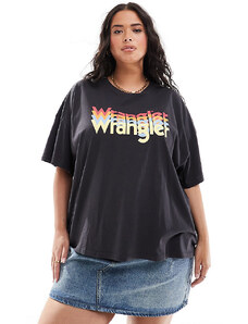 Wrangler Plus - T-shirt girlfriend nero sbiadito con logo rétro