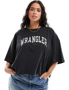 Wrangler Plus - T-shirt corta squadrata nero sbiadito con logo
