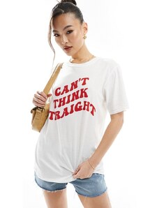 In The Style - T-shirt bianca con scritta "Can't Think Straight"-Bianco