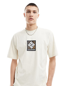 Columbia - Reventure - T-shirt color gesso con riquadro del logo-Neutro