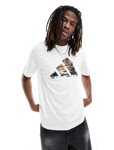adidas Originals adidas - Basketball - T-shirt bianca con grafica grande-Bianco