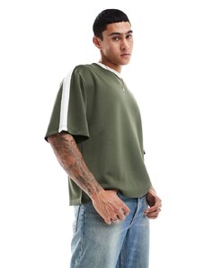 ASOS DESIGN - T-shirt comoda squadrata in tessuto scuba kaki-Verde