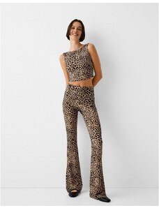 Bershka - Pantaloni a zampa con stampa leopardata-Multicolore