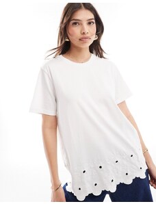 ASOS DESIGN - T-shirt bianca con fondo ricamato-Bianco