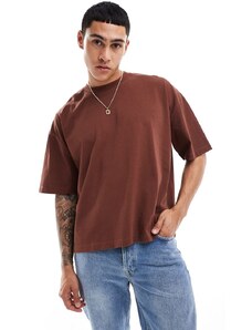 ASOS DESIGN - T-shirt oversize pesante marrone con fondo asimmetrico