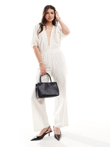 Pretty Lavish - Tuta jumpsuit in misto lino color crema con cut-out-Bianco