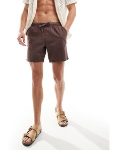 ASOS DESIGN - Pantaloncini slim taglio medio in lino marrone con vita elasticizzata