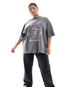 ASOS Curve ASOS DESIGN Curve - T-shirt vestibilità boyfriend nero slavato con stampa viola stile rock