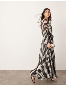 ASOS Edition - Vestito lungo in chiffon stretto in vita con stampa a righe bianche e nere-Multicolore