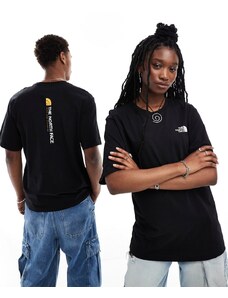 The North Face - NSE - T-shirt oversize nera con stampa del logo verticale sul retro-Nero