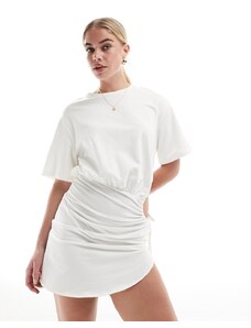 SNDYS - Vestito corto bianco a maniche corte con cut-out e arricciatura laterale