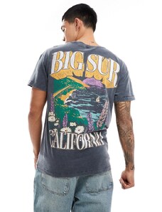 Abercrombie & Fitch - T-shirt vestibilità comoda nera lavaggio acido con stampa “Big Sur” sulla schiena-Nero
