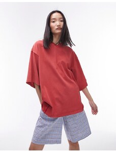 Topshop - T-shirt oversize rossa lavaggio acido con scollo a V-Rosso