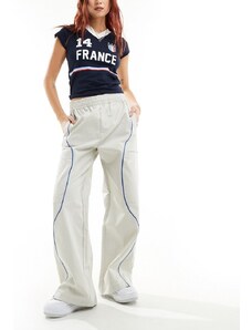 Nike - Pantaloni color avorio chiaro-Bianco